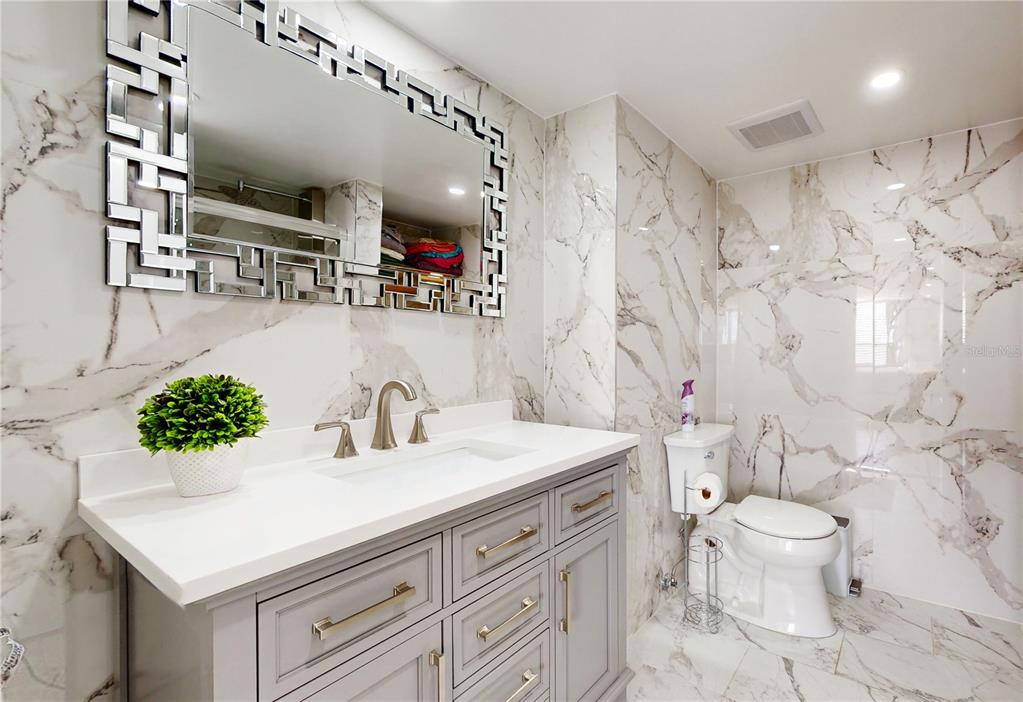 Clearwater Beach, Florida, 33767, United States, 2 Bedrooms Bedrooms, ,2 BathroomsBathrooms,Residential,For Sale,1818973