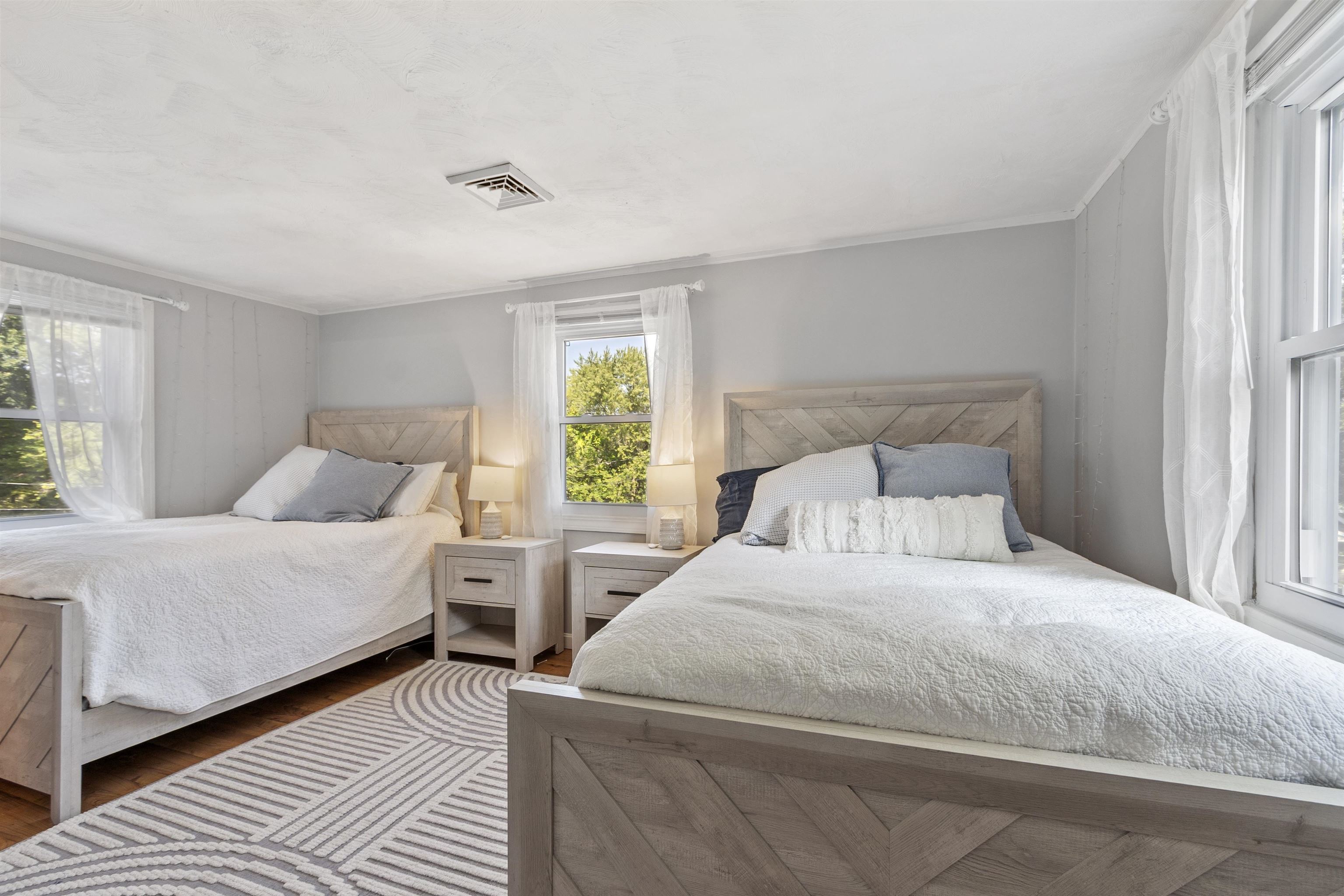 Kingston, New Hampshire, 03848, United States, 4 Bedrooms Bedrooms, ,2 BathroomsBathrooms,Residential,For Sale,1917052