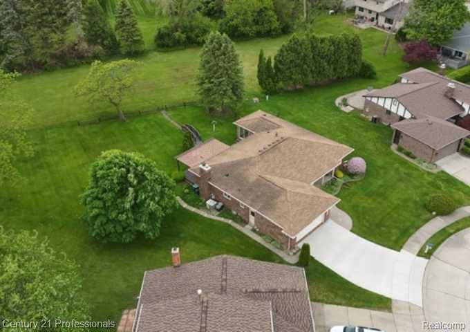 Troy, Michigan, 48085, United States, 4 Bedrooms Bedrooms, ,3 BathroomsBathrooms,Residential,For Sale,2009052