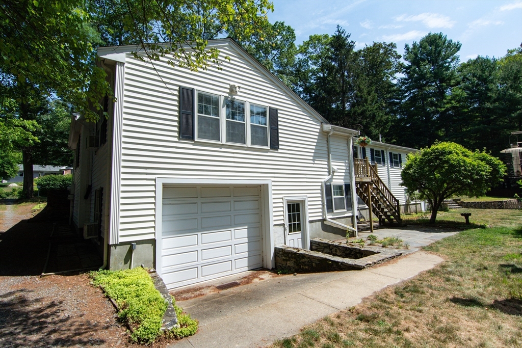 Hanson, Massachusetts, 02341, United States, 3 Bedrooms Bedrooms, ,Residential,For Sale,1920673