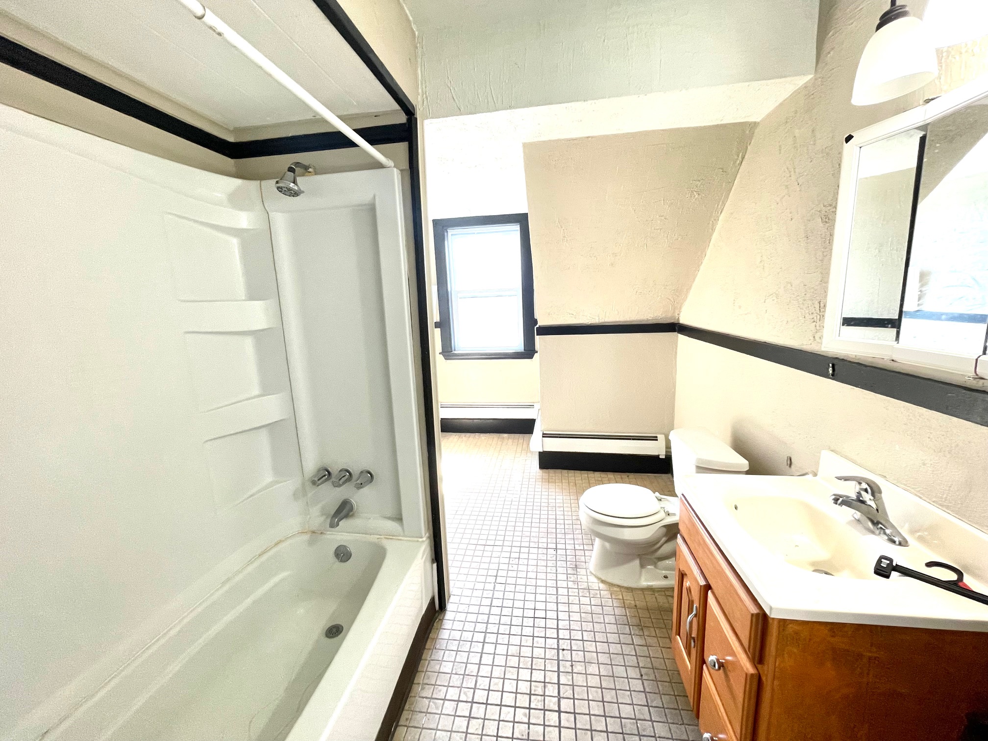 Ansonia, Connecticut, 06401, United States, 8 Bedrooms Bedrooms, ,3 BathroomsBathrooms,Residential,For Sale,1979157