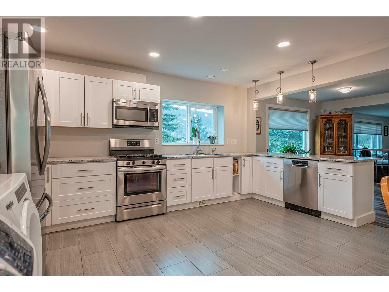 FALKLAND, British Columbia, V0E 1W0, CA, 3 Bedrooms Bedrooms, ,2 BathroomsBathrooms,Residential,For Sale,1836666