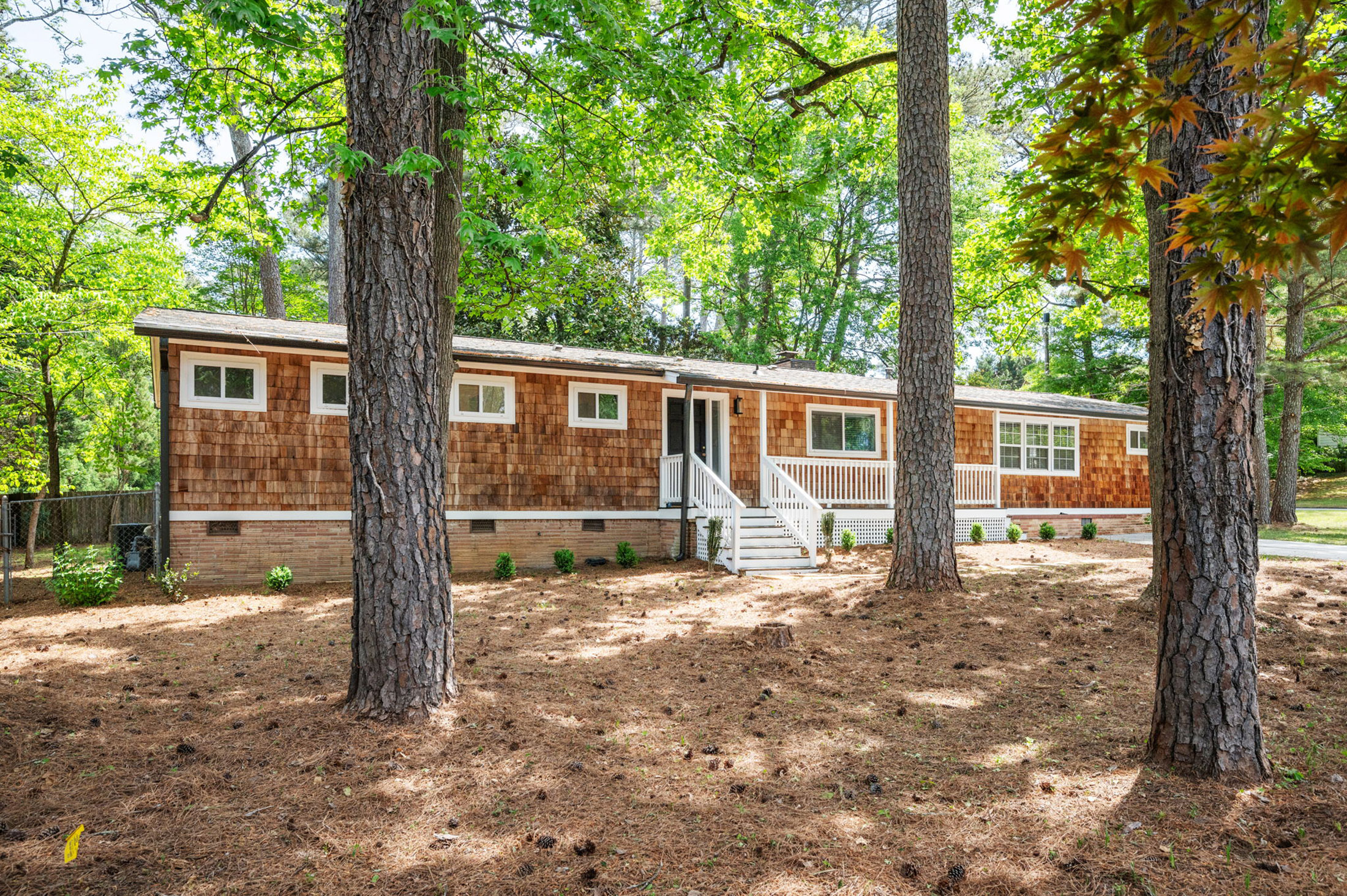  Beautiful Sprawling Ranch Set on an Expansive Corner Lot - 物件實景