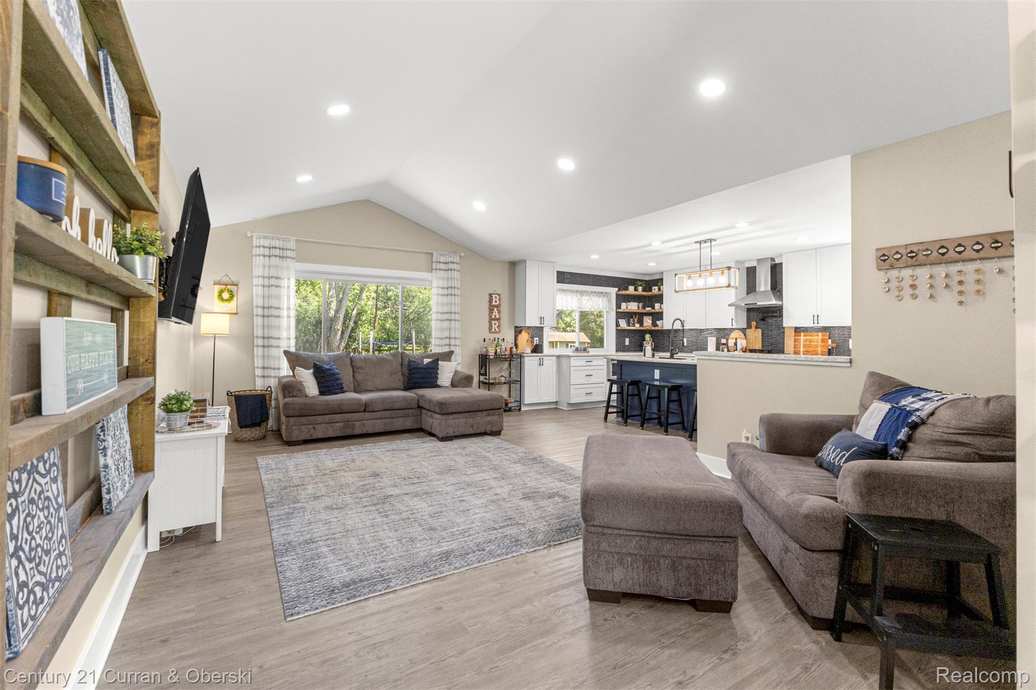 Canton Charter Township, Michigan, 48188, United States, 5 Bedrooms Bedrooms, ,3 BathroomsBathrooms,Residential,For Sale,1904333