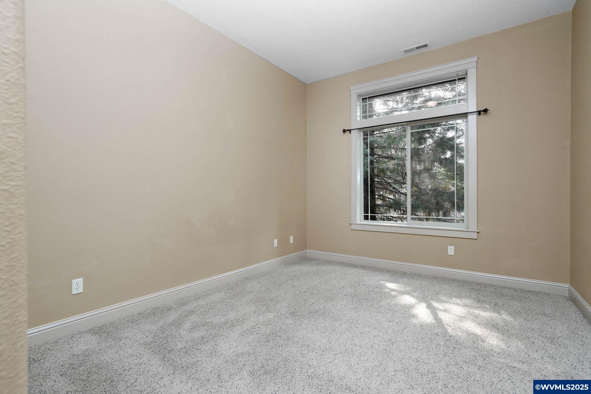 Salem, Oregon, 97306, United States, 4 Bedrooms Bedrooms, ,3 BathroomsBathrooms,Residential,For Sale,1906956