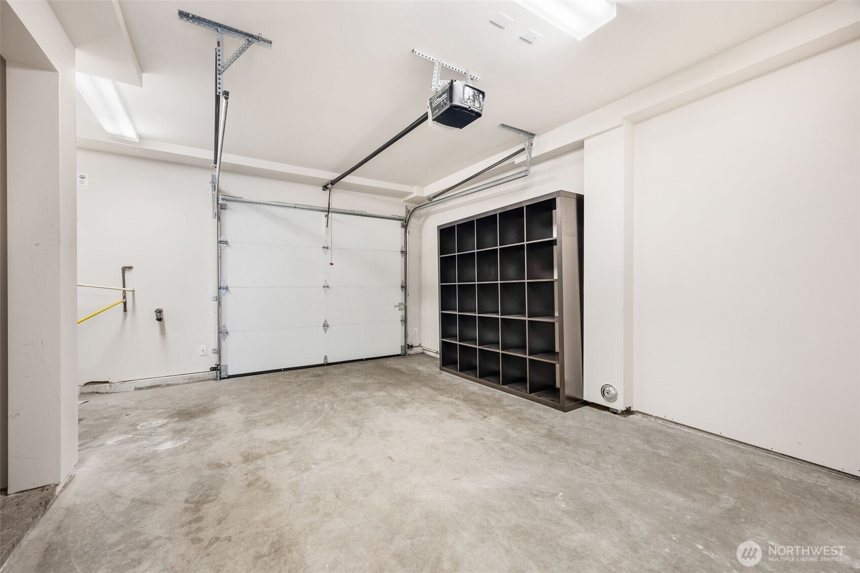 Seattle, Washington, 98112, United States, 3 Bedrooms Bedrooms, ,2 BathroomsBathrooms,Residential,For Sale,1850113