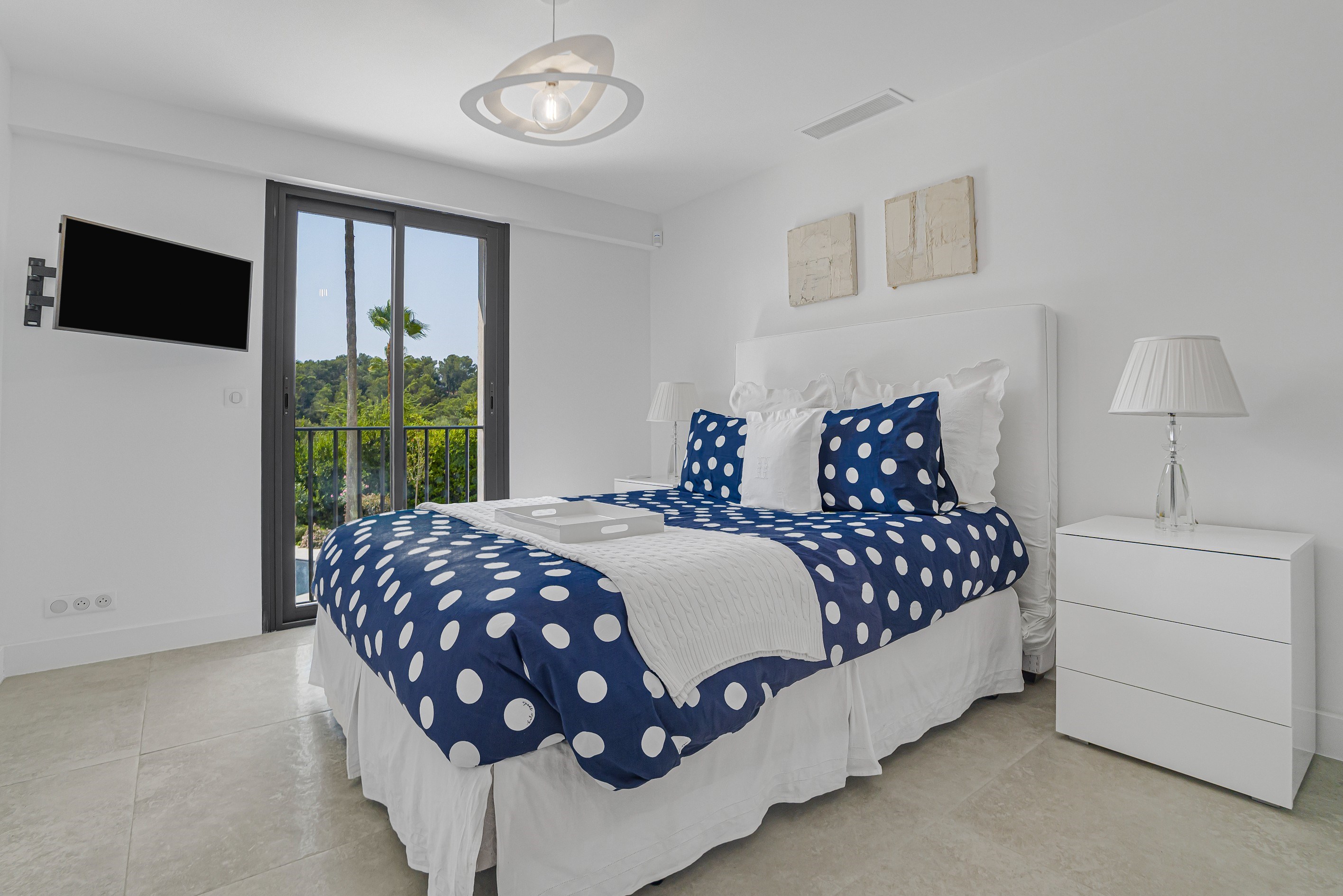  Mougins, renovated contemporary villa within the private estate Les Parcs de Mo… - 物件實景