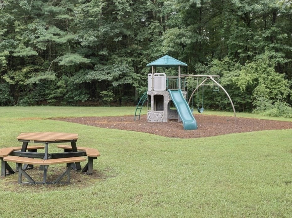 Franklin, Massachusetts, 02038, United States, 2 Bedrooms Bedrooms, ,Residential,For Sale,1984622