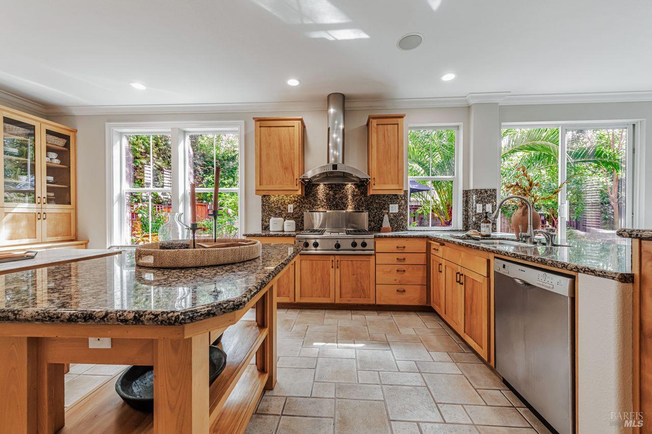 Novato, California, 94949, United States, 5 Bedrooms Bedrooms, ,3 BathroomsBathrooms,Residential,For Sale,1941742