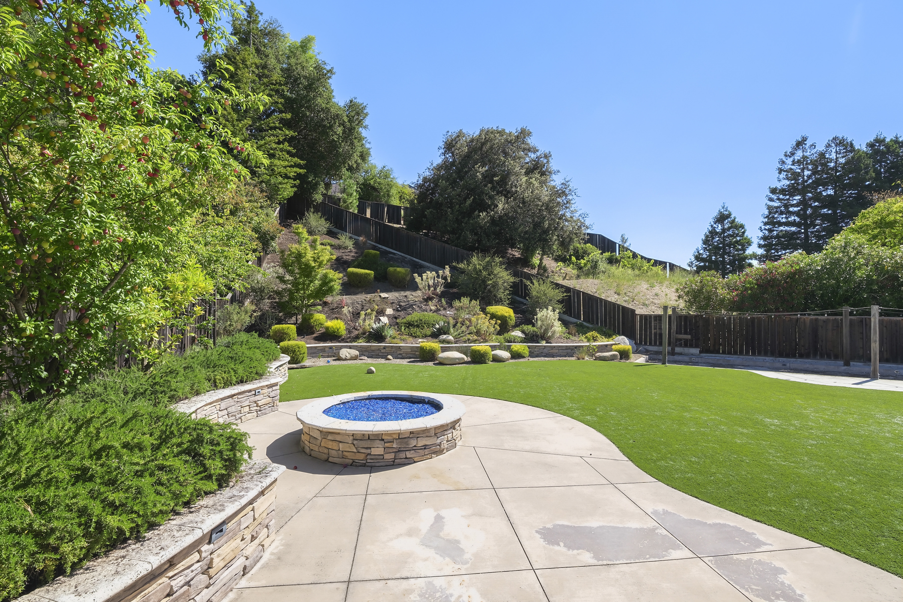  Thoughtfully Reimagined Home with Expansive Grounds and Endless Possibilities - 物件實景