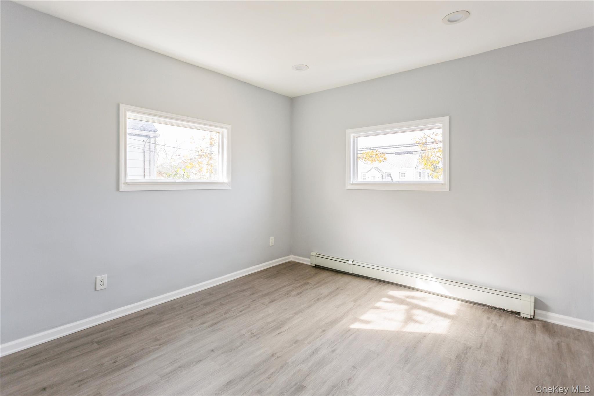 East Rockaway, New York, 11518, United States, 3 Bedrooms Bedrooms, ,1 BathroomBathrooms,Residential,For Sale,1997392