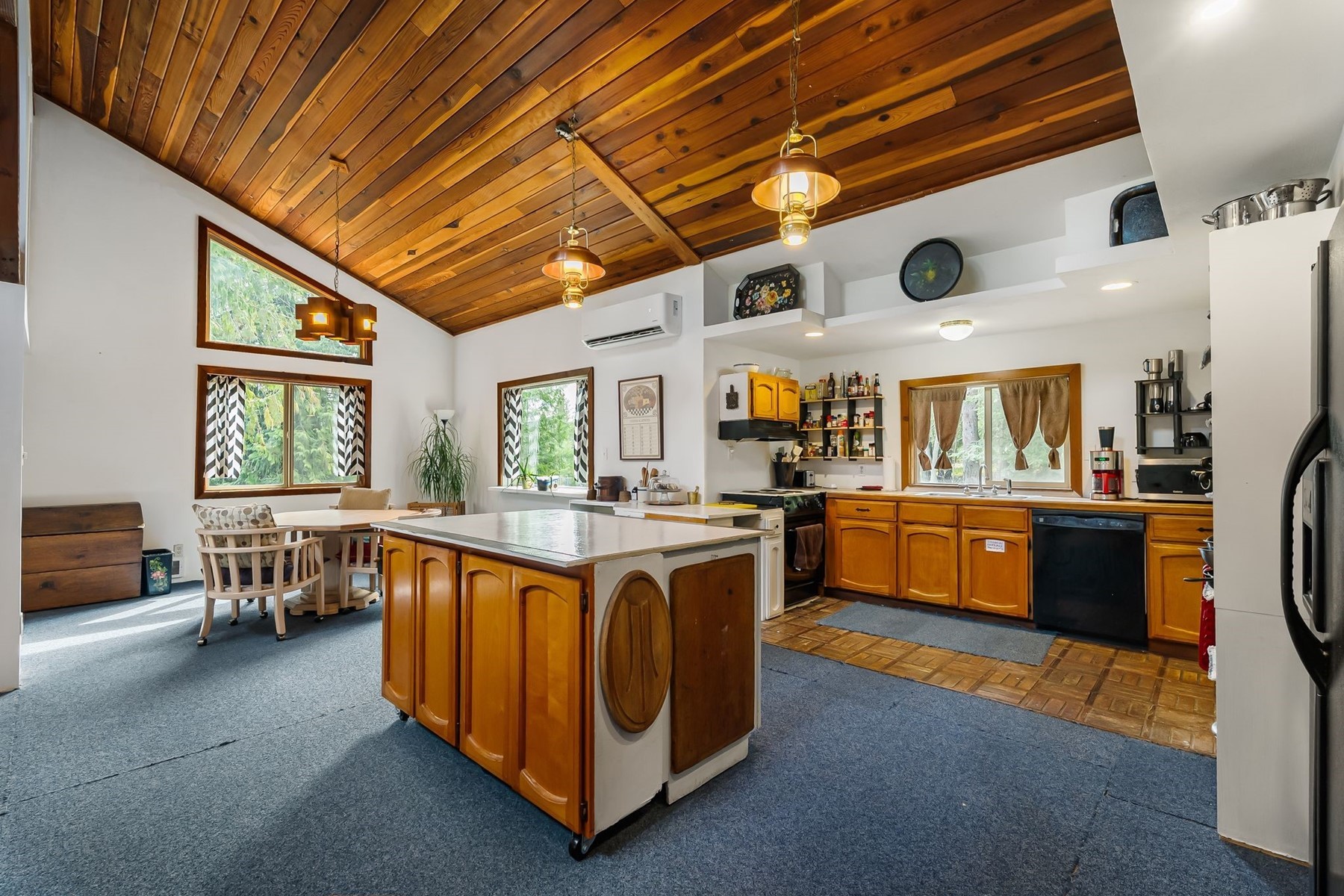  Tree Farm & Home on 6+ Acres - 物件實景