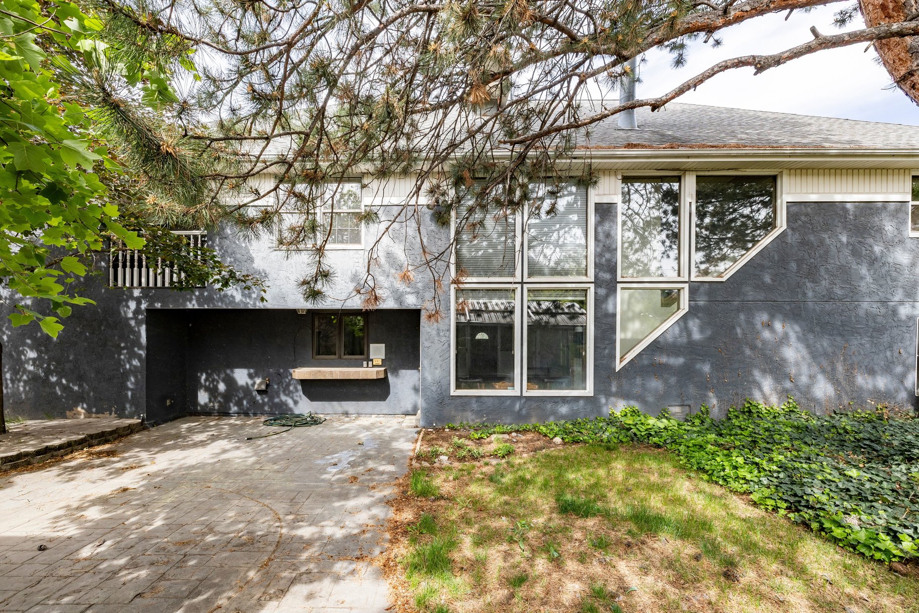  Timeless Holladay Opportunity Backing Cottonwood Club - 物件實景