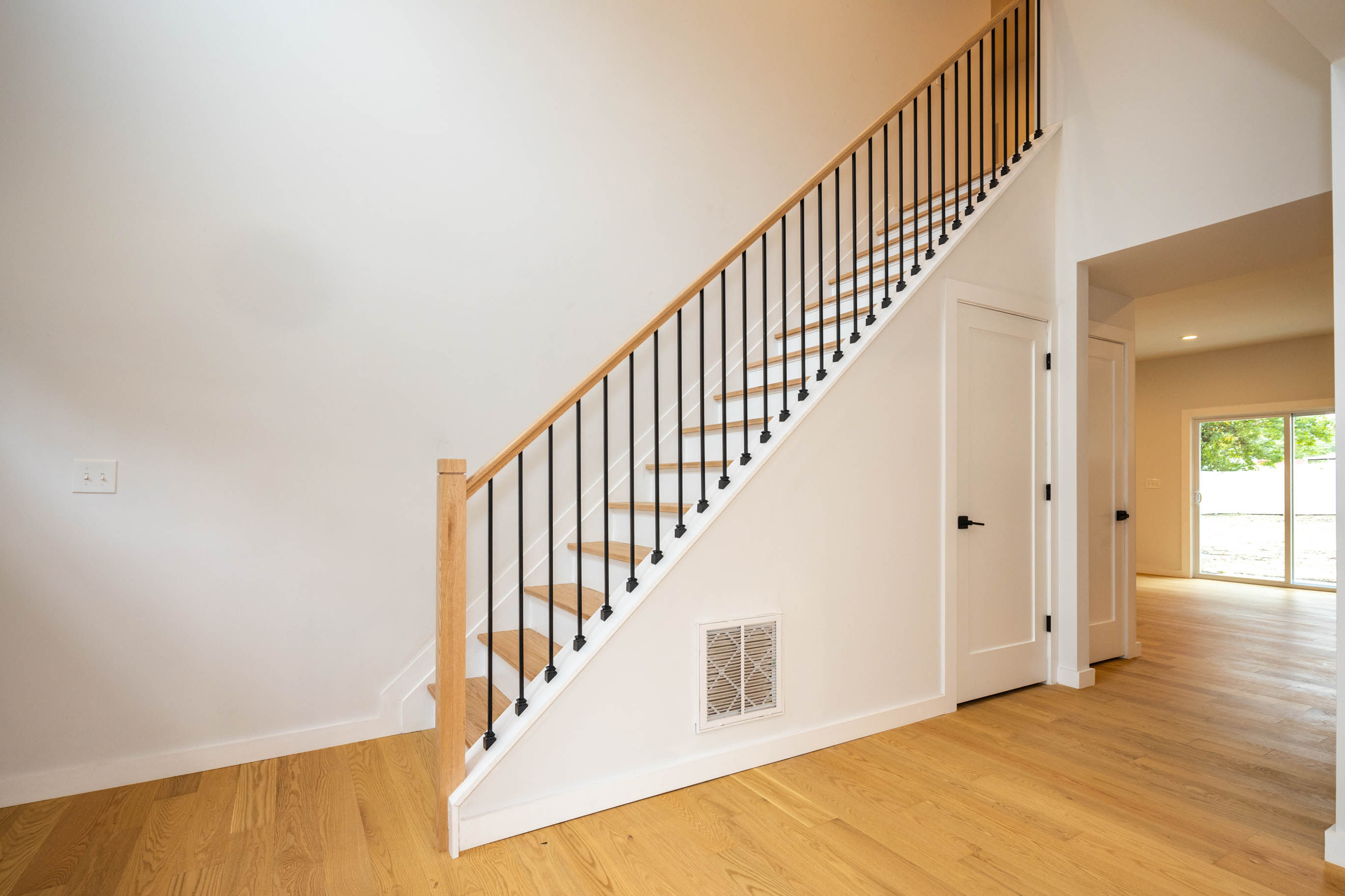 Edison, New Jersey, 08817, United States, 5 Bedrooms Bedrooms, ,4 BathroomsBathrooms,Residential,For Sale,1943098