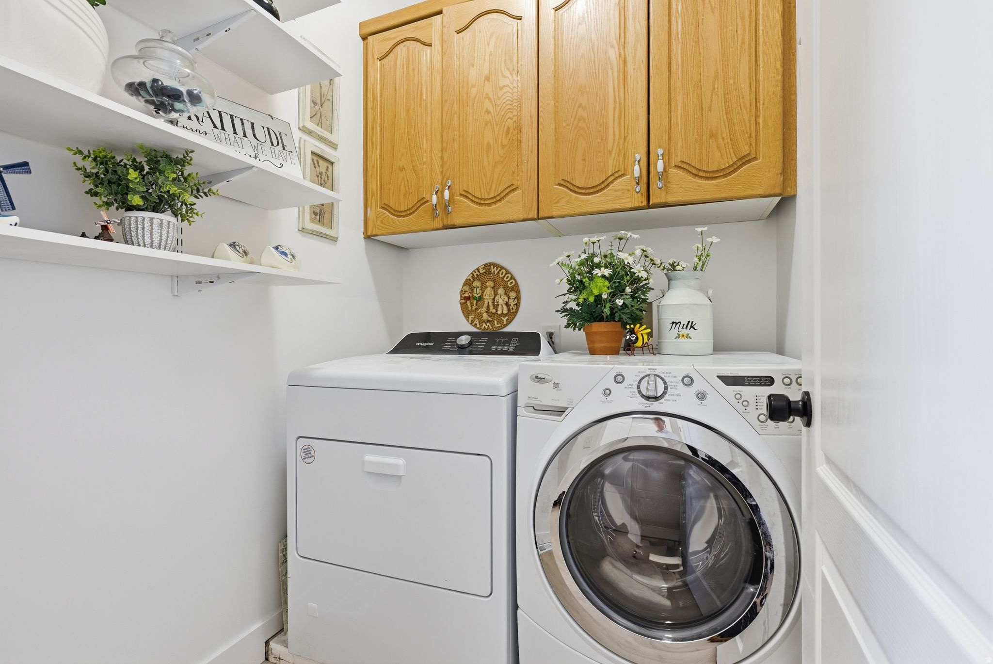 Draper, Utah, 84020, United States, 5 Bedrooms Bedrooms, ,4 BathroomsBathrooms,Residential,For Sale,2000727