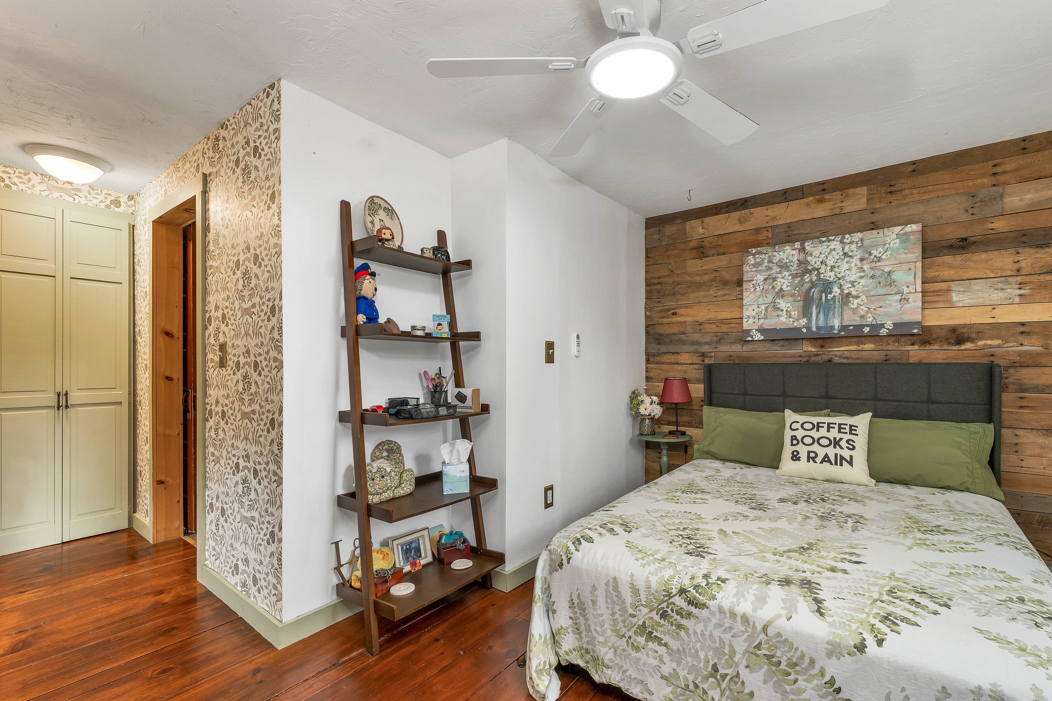 New Hampton, New Hampshire, 03256, United States, 3 Bedrooms Bedrooms, ,2 BathroomsBathrooms,Residential,For Sale,1976392