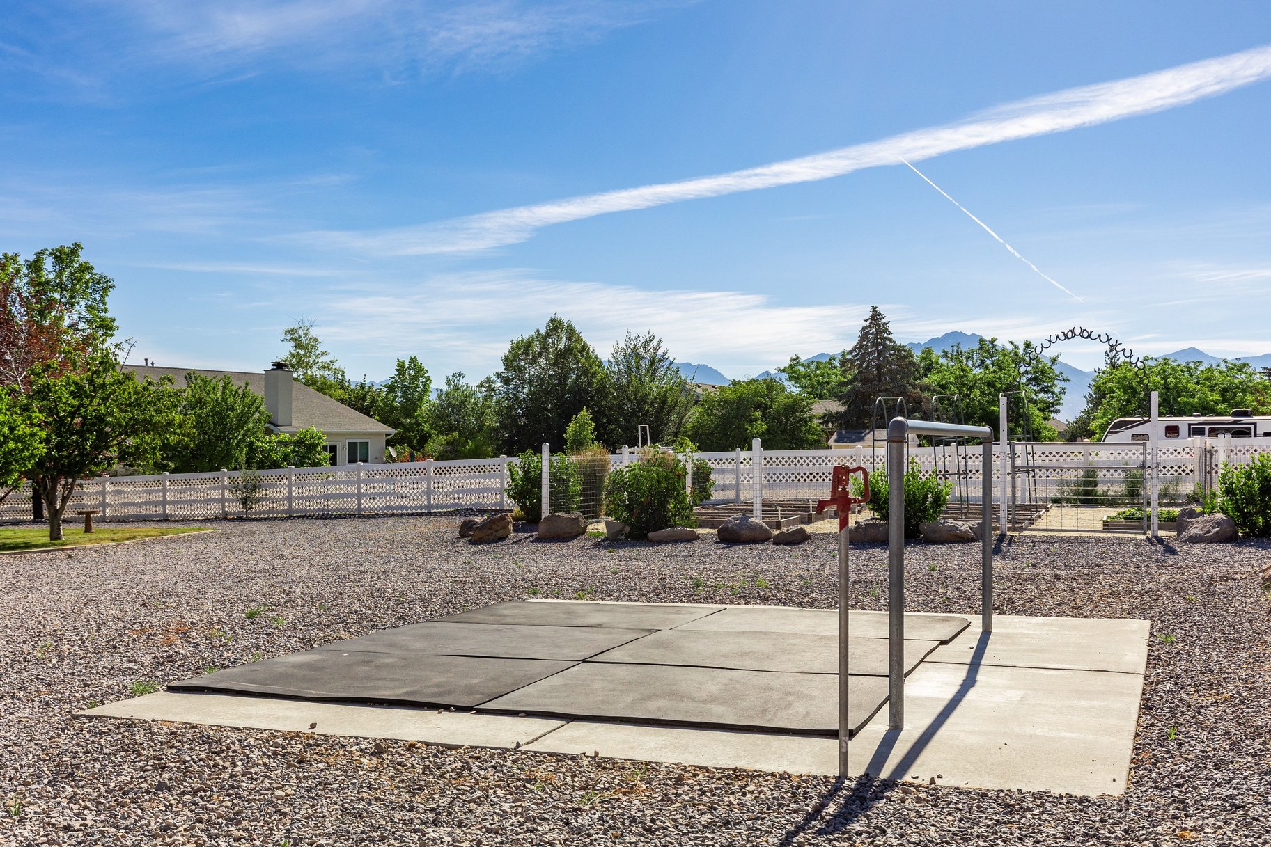  Fully Equipped Horse Property with Trail Access & Neighborhood Arena - 物件實景