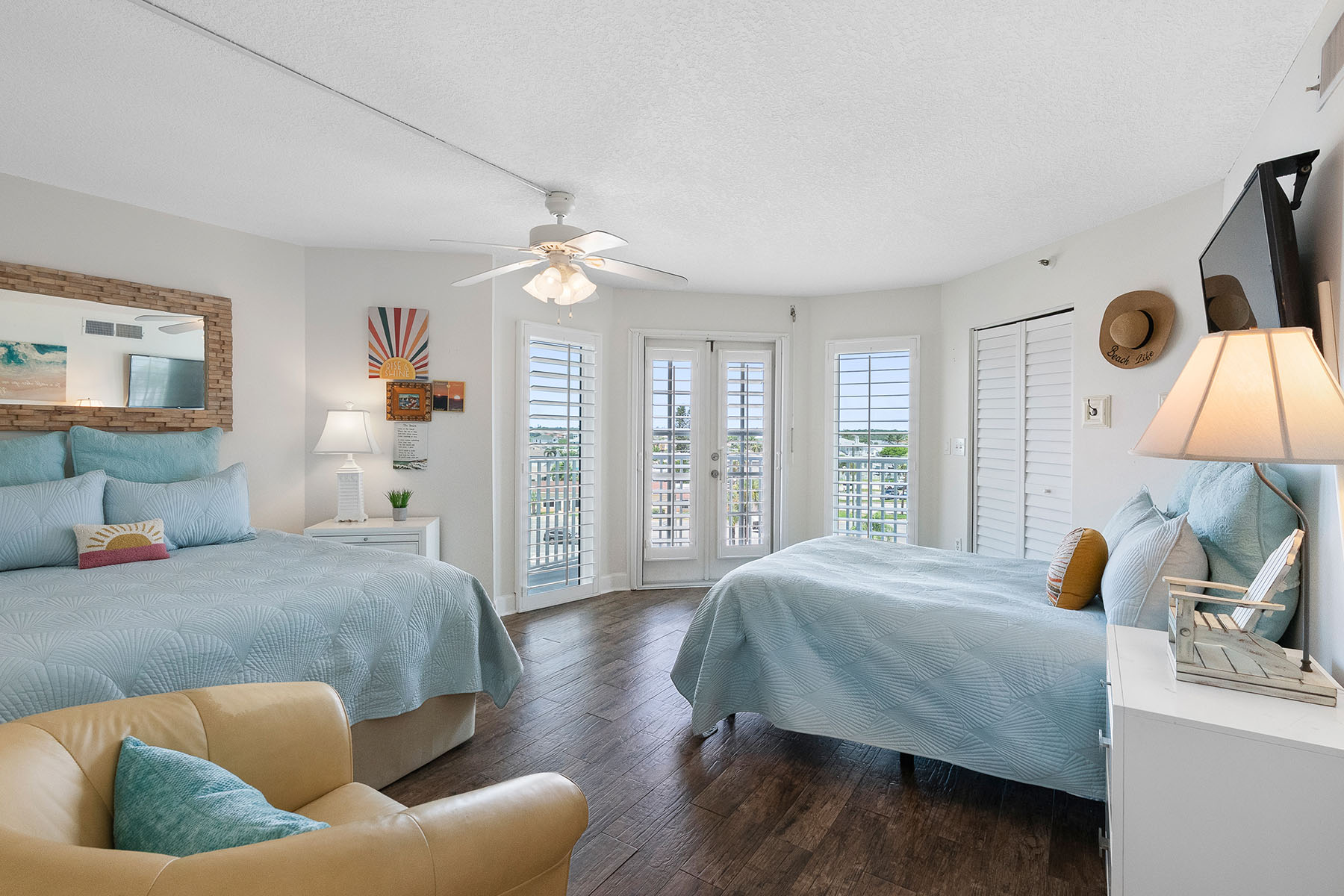  LIGHTHOUSE POINTE CONDO - 物件實景