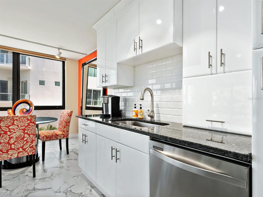 Sarasota, Florida, 34236, United States, 2 Bedrooms Bedrooms, ,2 BathroomsBathrooms,Residential,For Sale,1839874