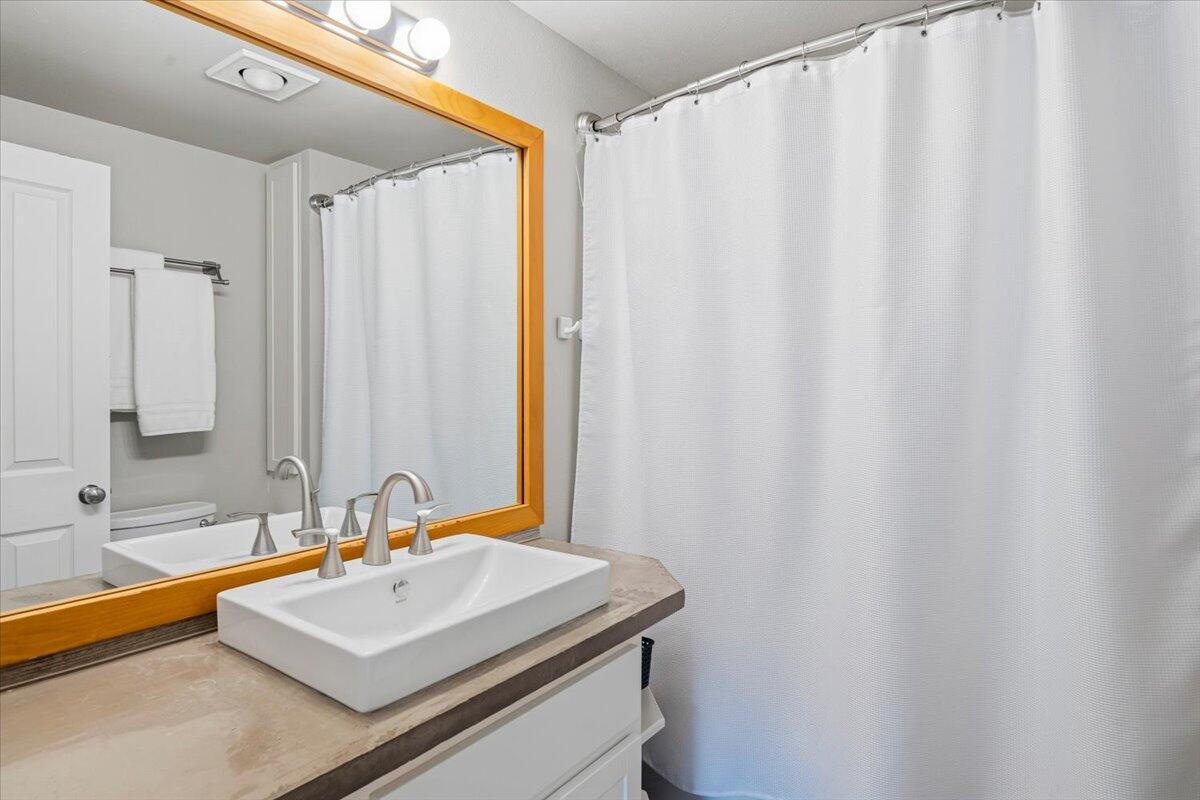 Redmond, Oregon, 97756, United States, 3 Bedrooms Bedrooms, ,3 BathroomsBathrooms,Residential,For Sale,2049187