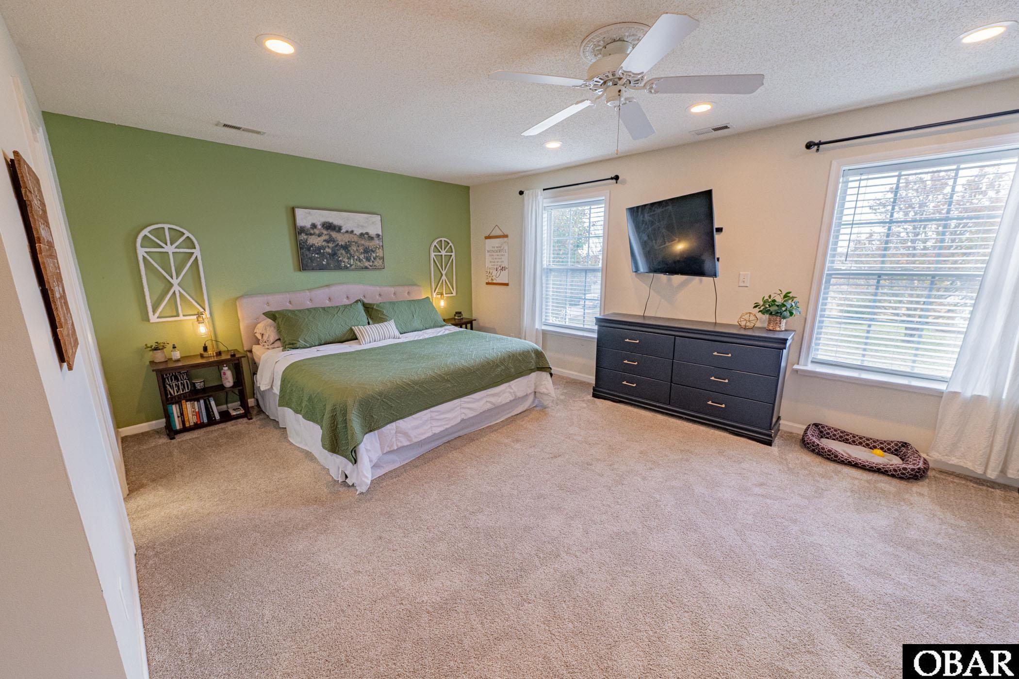 Moyock, North Carolina, 27958, United States, 6 Bedrooms Bedrooms, ,3 BathroomsBathrooms,Residential,For Sale,1997191