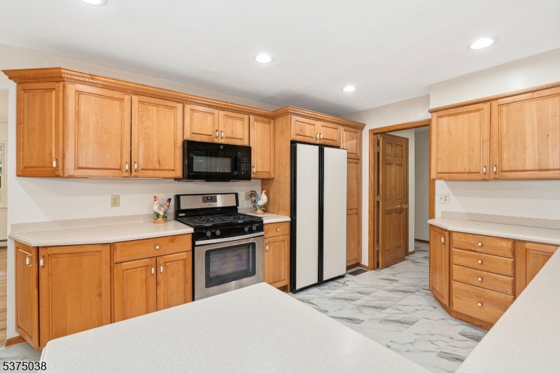 Parsippany-Troy Hills Twp., New Jersey, 07950, United States, 4 Bedrooms Bedrooms, ,3 BathroomsBathrooms,Residential,For Sale,1906733