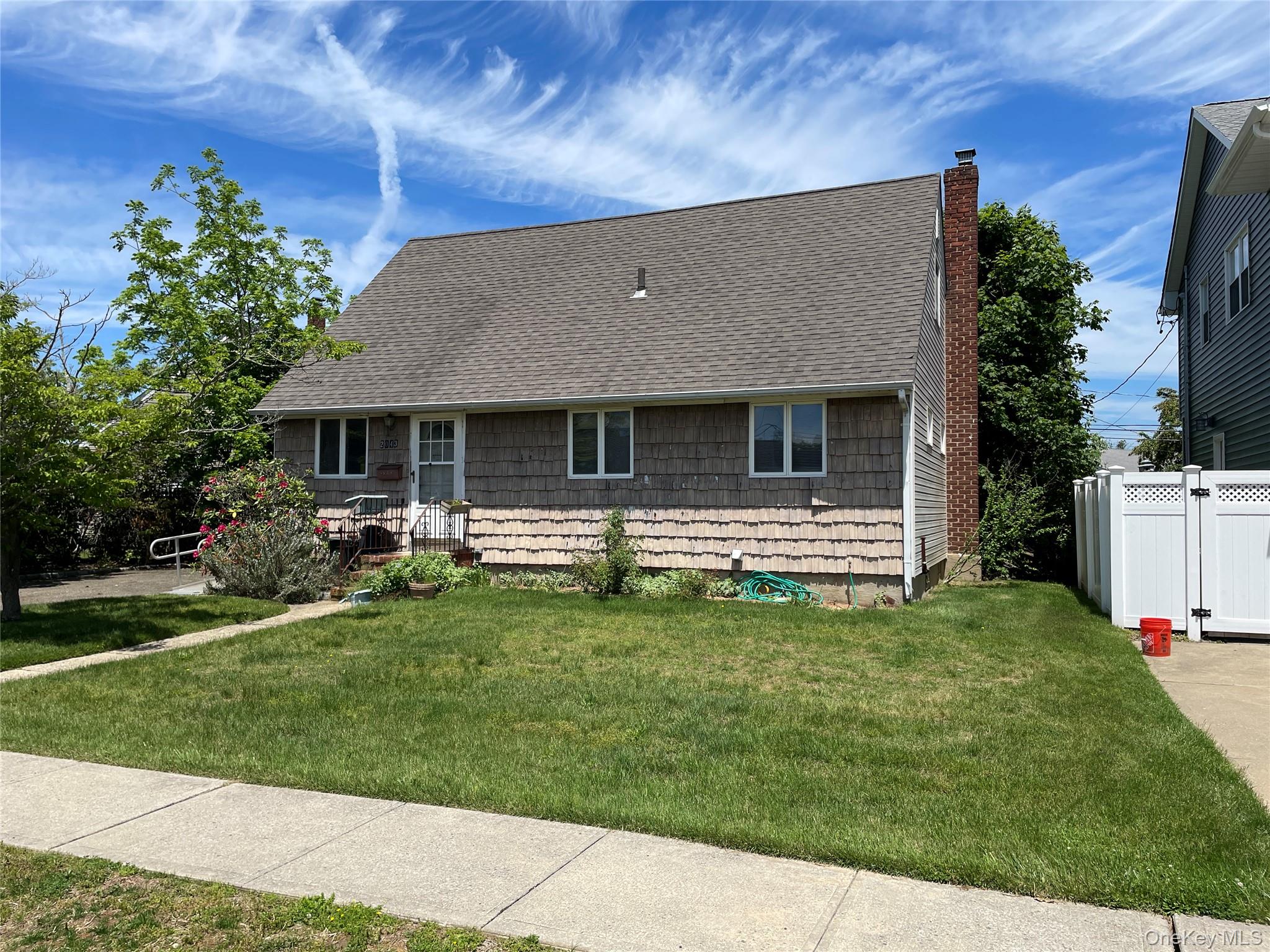 Seaford, New York, 11783, United States, 4 Bedrooms Bedrooms, ,2 BathroomsBathrooms,Residential,For Sale,2048192