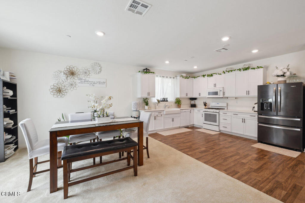 Santa Paula, California, 93060, United States, 3 Bedrooms Bedrooms, ,3 BathroomsBathrooms,Residential,For Sale,1938195