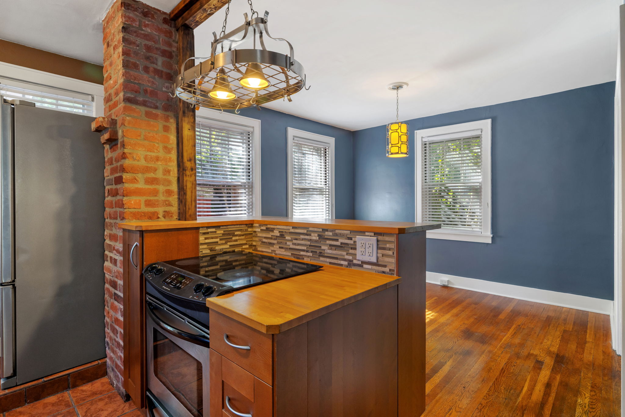  47 Estella Avenue, Pittsburgh, PA 15211 - 物件實景