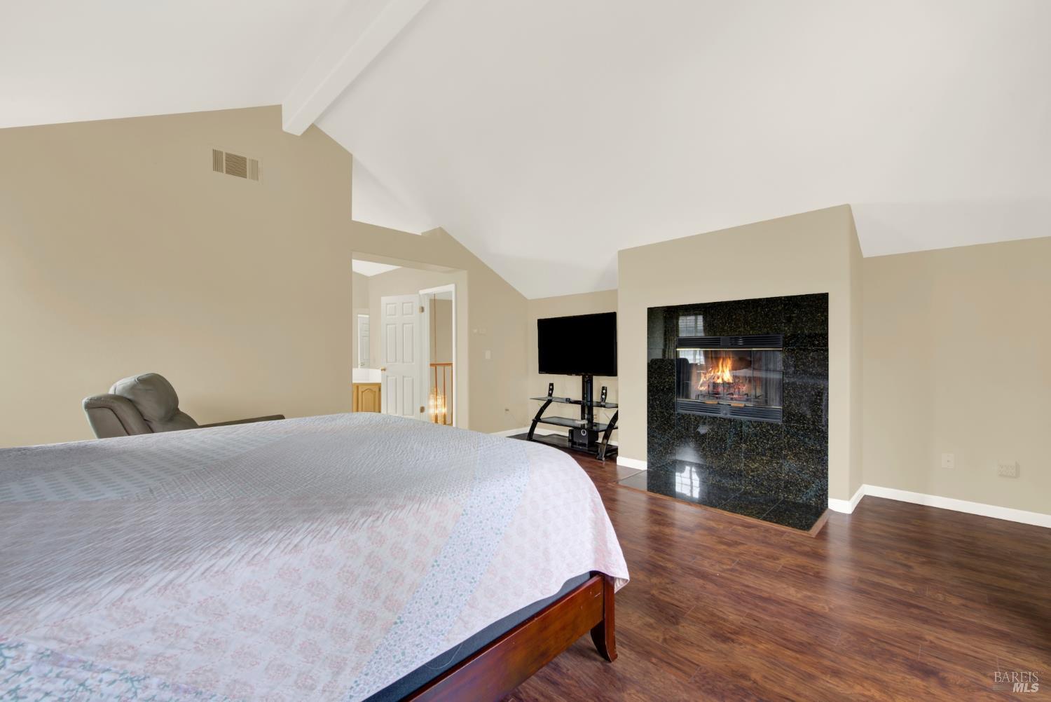 Dixon, California, 95620, United States, 5 Bedrooms Bedrooms, ,3 BathroomsBathrooms,Residential,For Sale,1992877