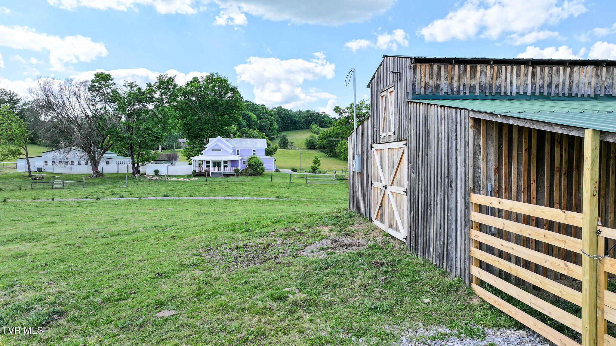 Greeneville, Tennessee, 37743, United States, 5 Bedrooms Bedrooms, ,3 BathroomsBathrooms,Residential,For Sale,2049197