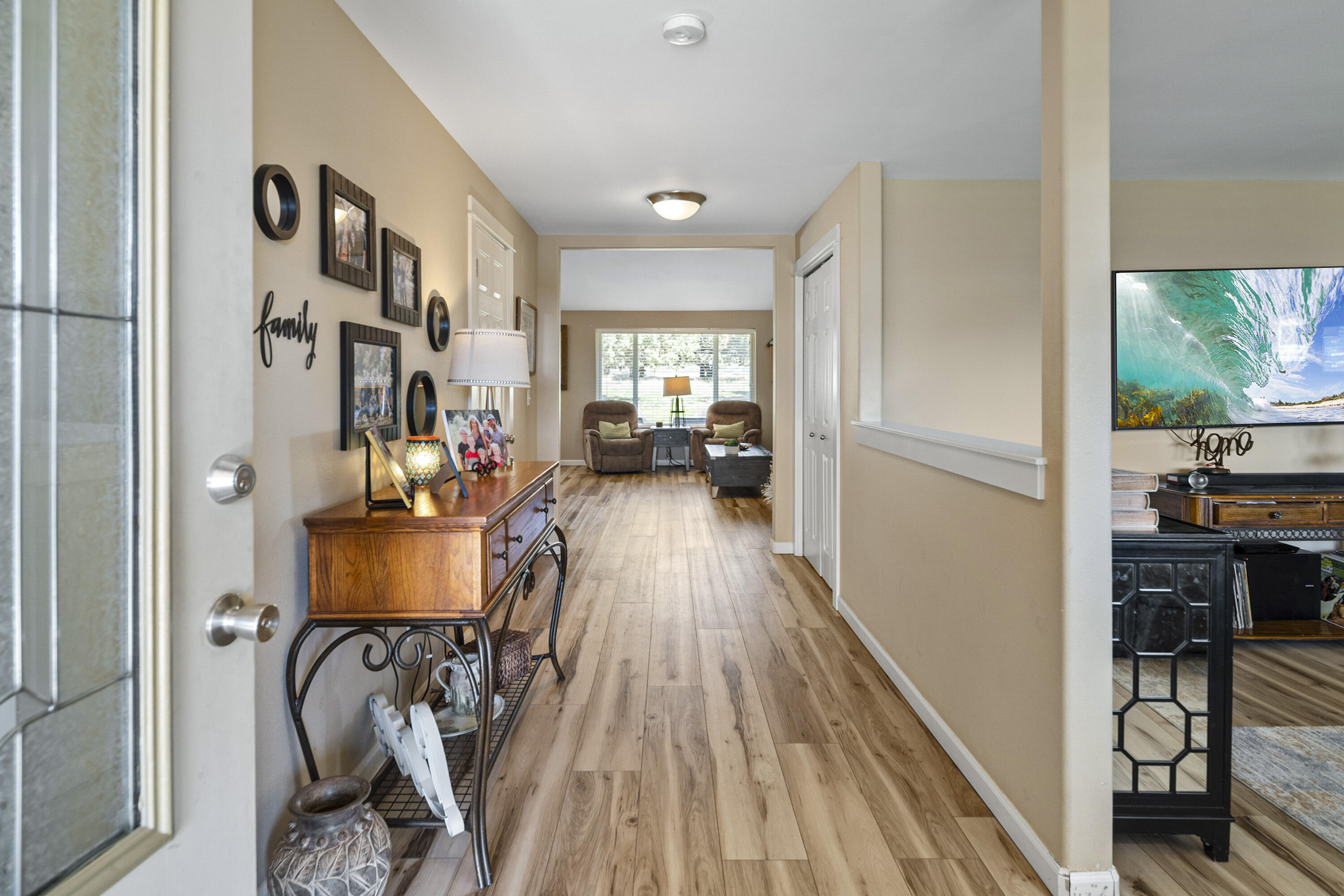 Prineville, Oregon, 97754, United States, 3 Bedrooms Bedrooms, ,2 BathroomsBathrooms,Residential,For Sale,1931921