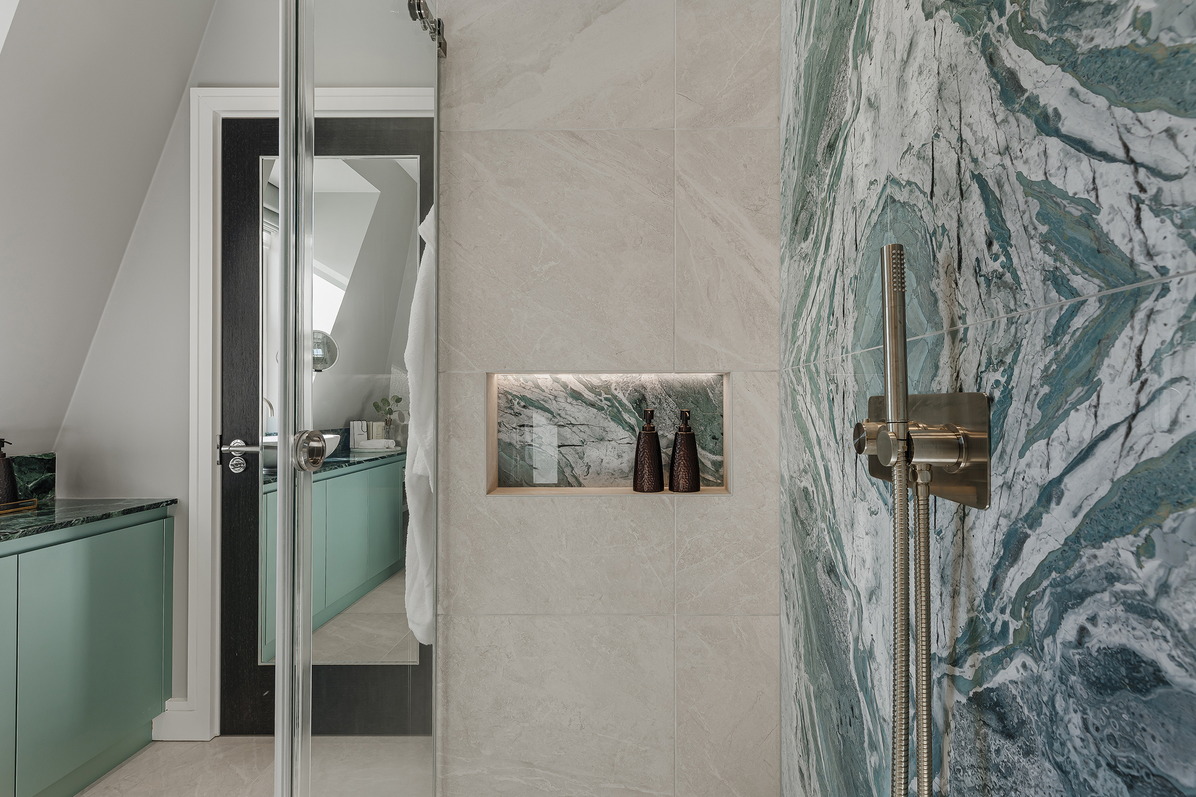  A beautiful brand-new mews home with private parking and award-winning gardens - 物件實景