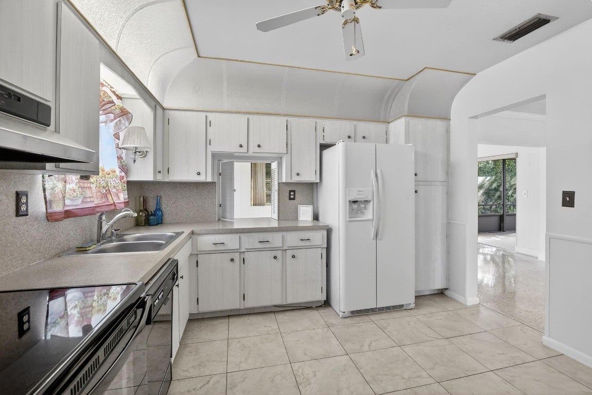 Pembroke Pines, Florida, 33024, United States, 3 Bedrooms Bedrooms, ,2 BathroomsBathrooms,Residential,For Sale,2005979