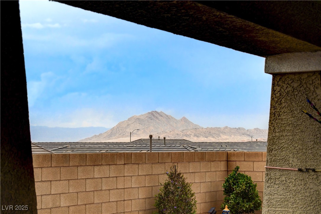 Henderson, Nevada, 89011, United States, 3 Bedrooms Bedrooms, ,2 BathroomsBathrooms,Residential,For Sale,1848397