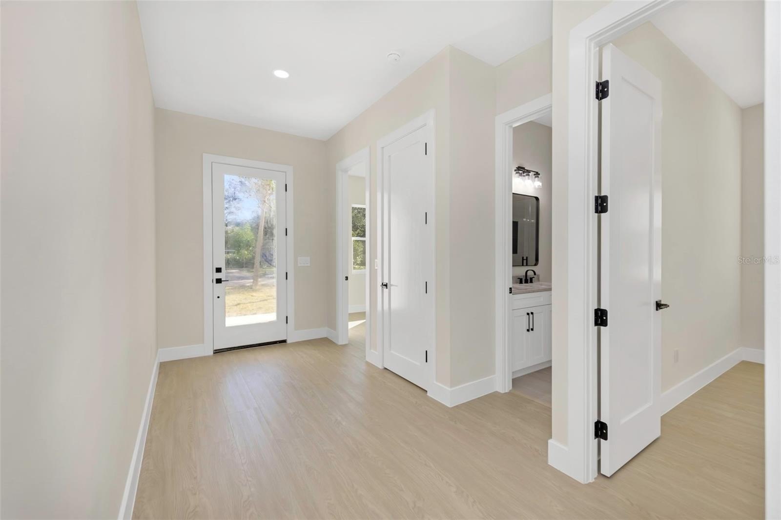 CLEARWATER, Florida, 33755, United States, 4 Bedrooms Bedrooms, ,3 BathroomsBathrooms,Residential,For Sale,1996424