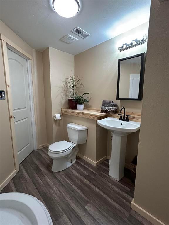 Durango, Colorado, 81301, United States, 3 Bedrooms Bedrooms, ,3 BathroomsBathrooms,Residential,For Sale,1836848