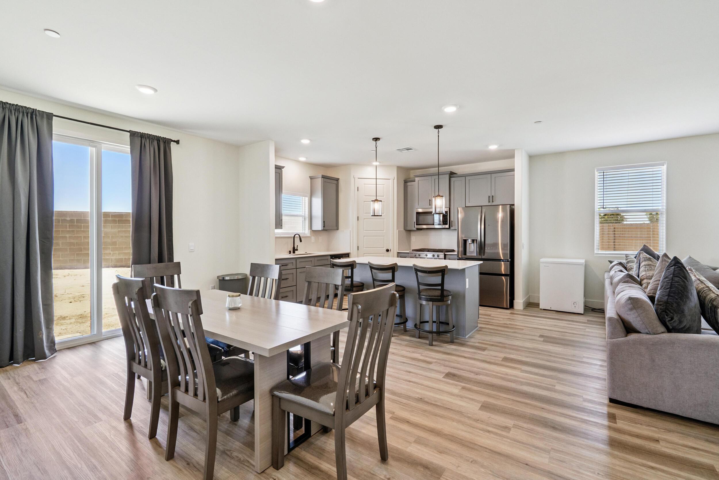 Bakersfield, California, 93314, United States, 4 Bedrooms Bedrooms, ,3 BathroomsBathrooms,Residential,For Sale,1923542