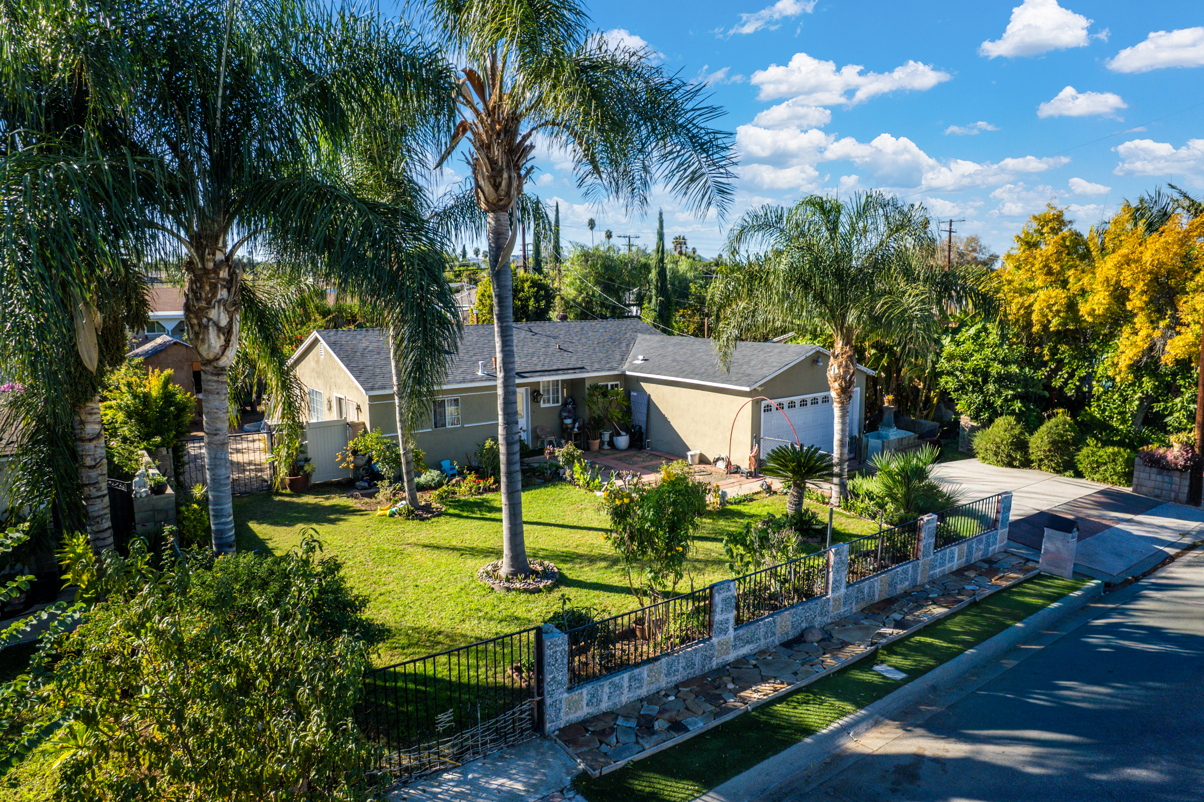 Riverside, California, 92503, United States, 3 Bedrooms Bedrooms, ,2 BathroomsBathrooms,Residential,For Sale,2005895