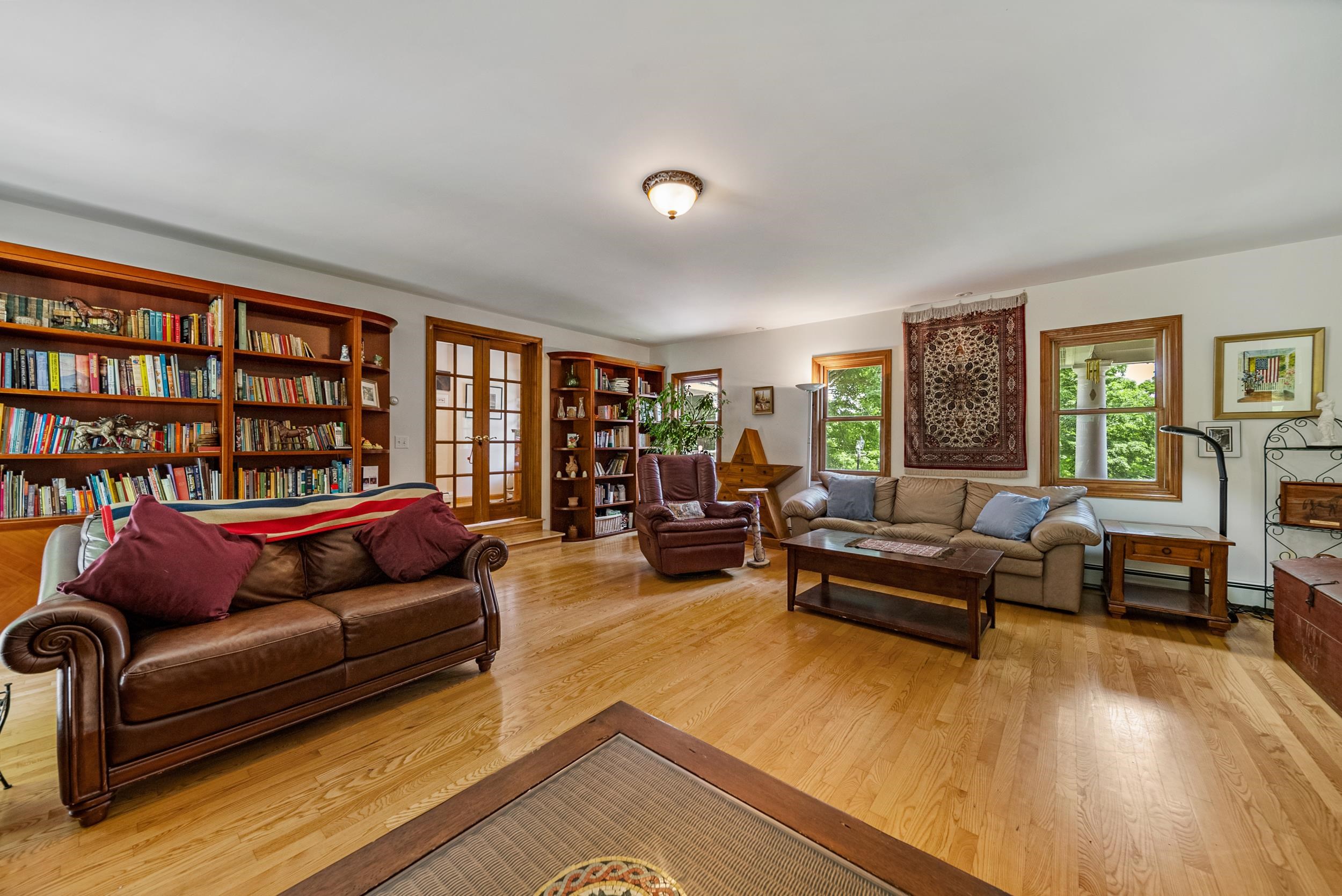 Hollis, New Hampshire, 03049, United States, 7 Bedrooms Bedrooms, ,5 BathroomsBathrooms,Residential,For Sale,1934449