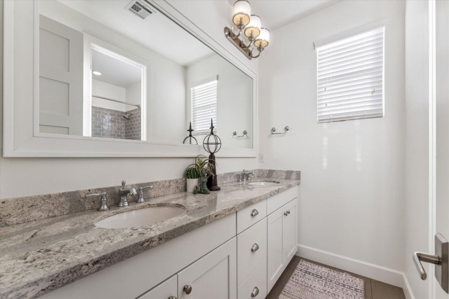  3829 E Crittenden Lane, Phoenix, AZ 85018 - 物件實景