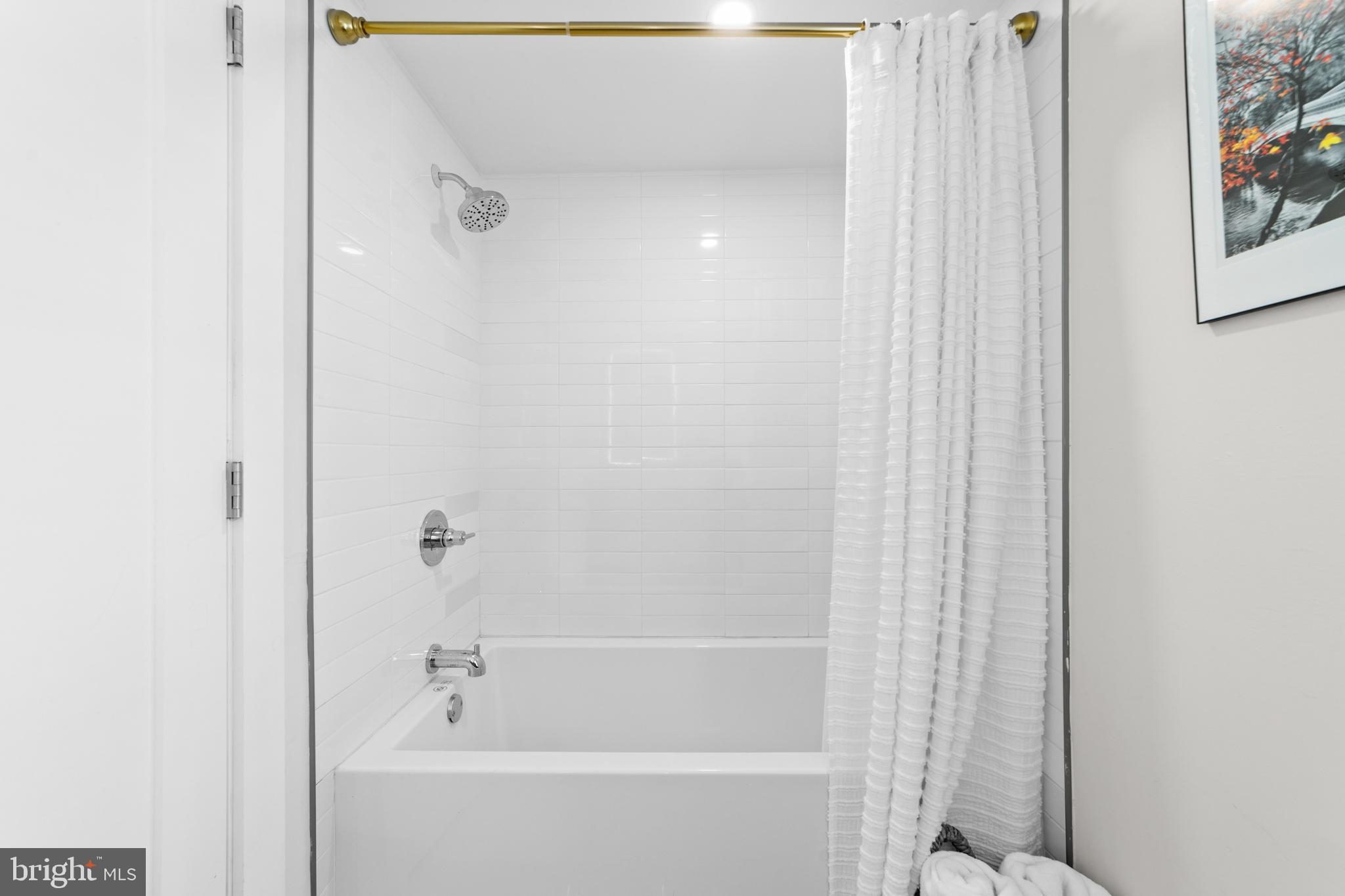 PHILADELPHIA, Pennsylvania, 19107, United States, 3 Bedrooms Bedrooms, ,3 BathroomsBathrooms,Residential,For Sale,1989862