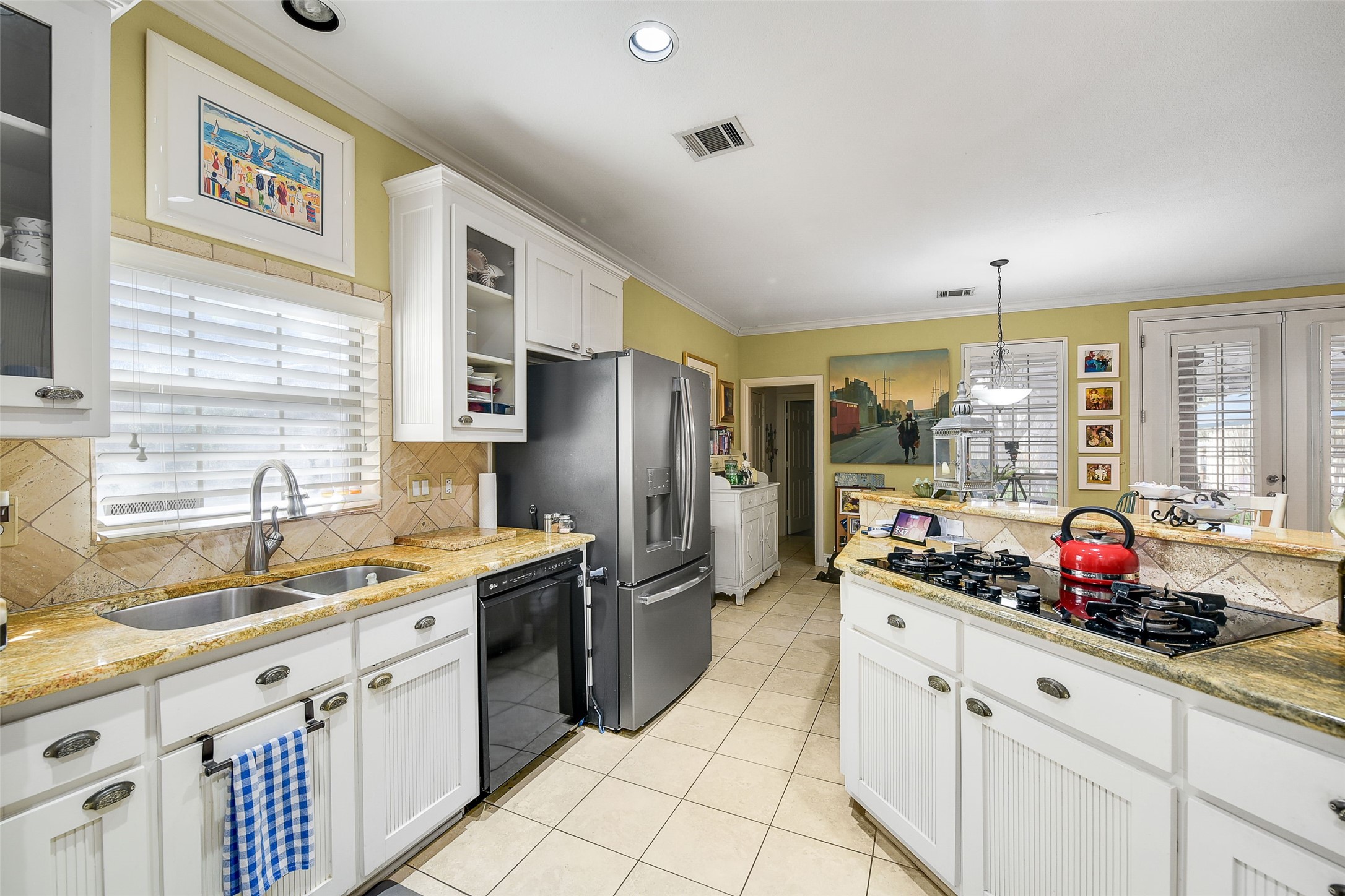 Fort Worth, Texas, 76109, United States, 3 Bedrooms Bedrooms, ,3 BathroomsBathrooms,Residential,For Sale,1911939