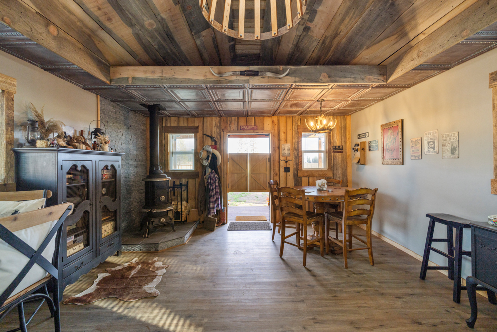 CHILOQUIN, Oregon, 97624, United States, 3 Bedrooms Bedrooms, ,3 BathroomsBathrooms,Residential,For Sale,1974697