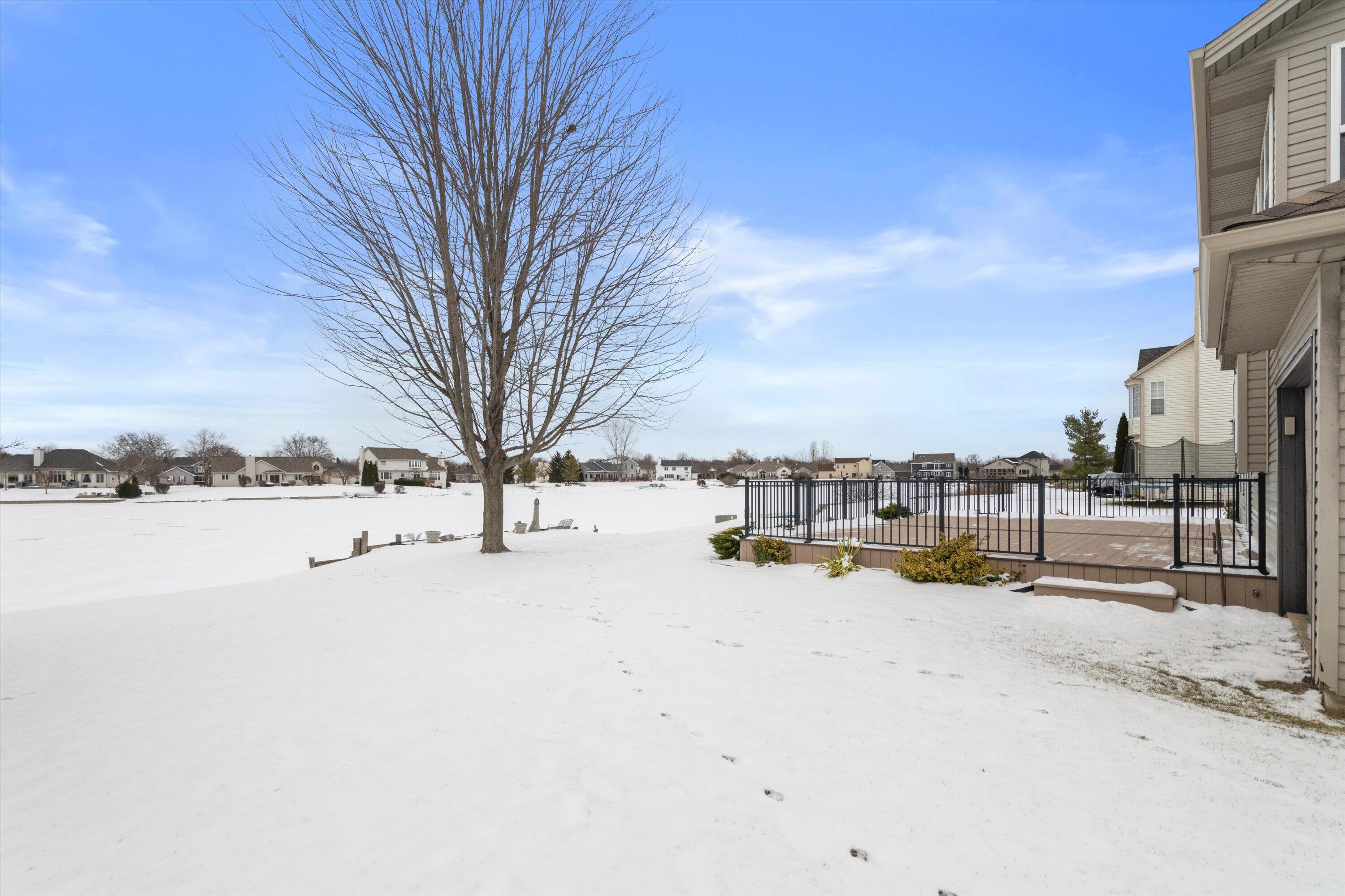 Oak Creek, Wisconsin, 53154, United States, 4 Bedrooms Bedrooms, ,4 BathroomsBathrooms,Residential,For Sale,2007520