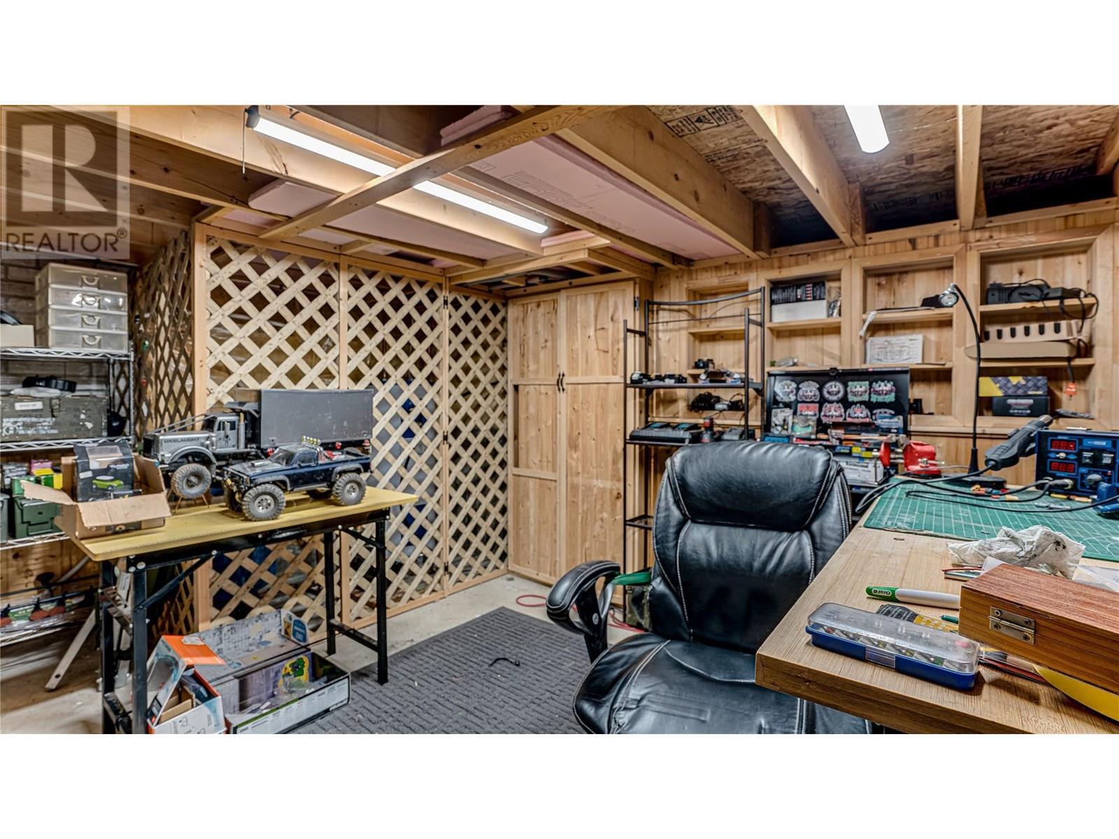 KELOWNA, British Columbia, V1Z 3W5, CA, 2 Bedrooms Bedrooms, ,2 BathroomsBathrooms,Residential,For Sale,1897605