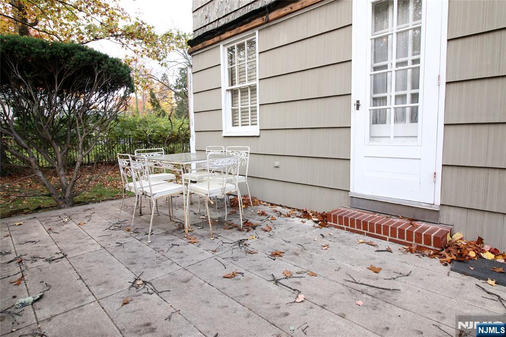 Tenafly, New Jersey, 07670, United States, 3 Bedrooms Bedrooms, ,2 BathroomsBathrooms,Residential,For Sale,1988997