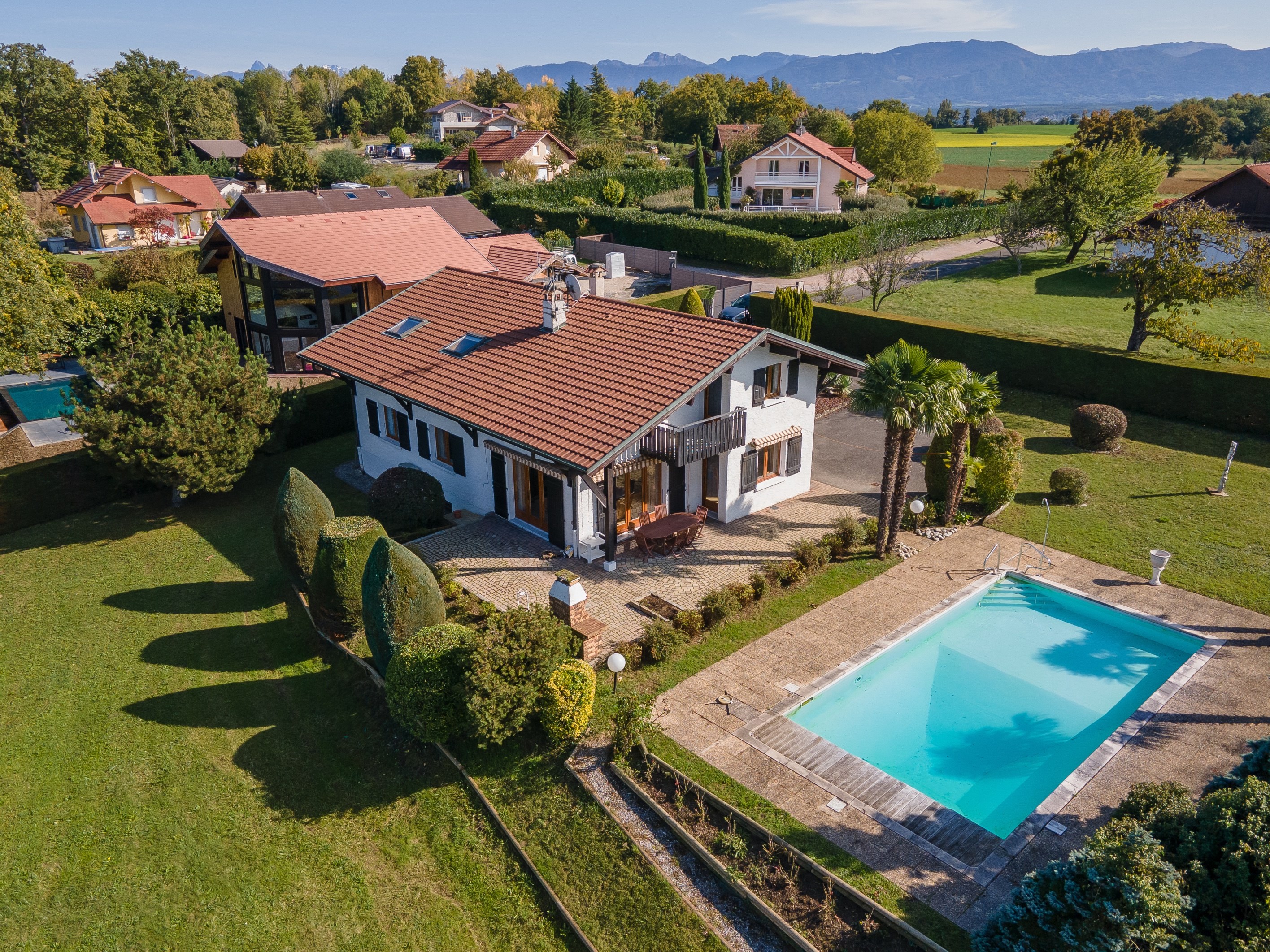  Family home in a peaceful setting with lake view - 物件實景