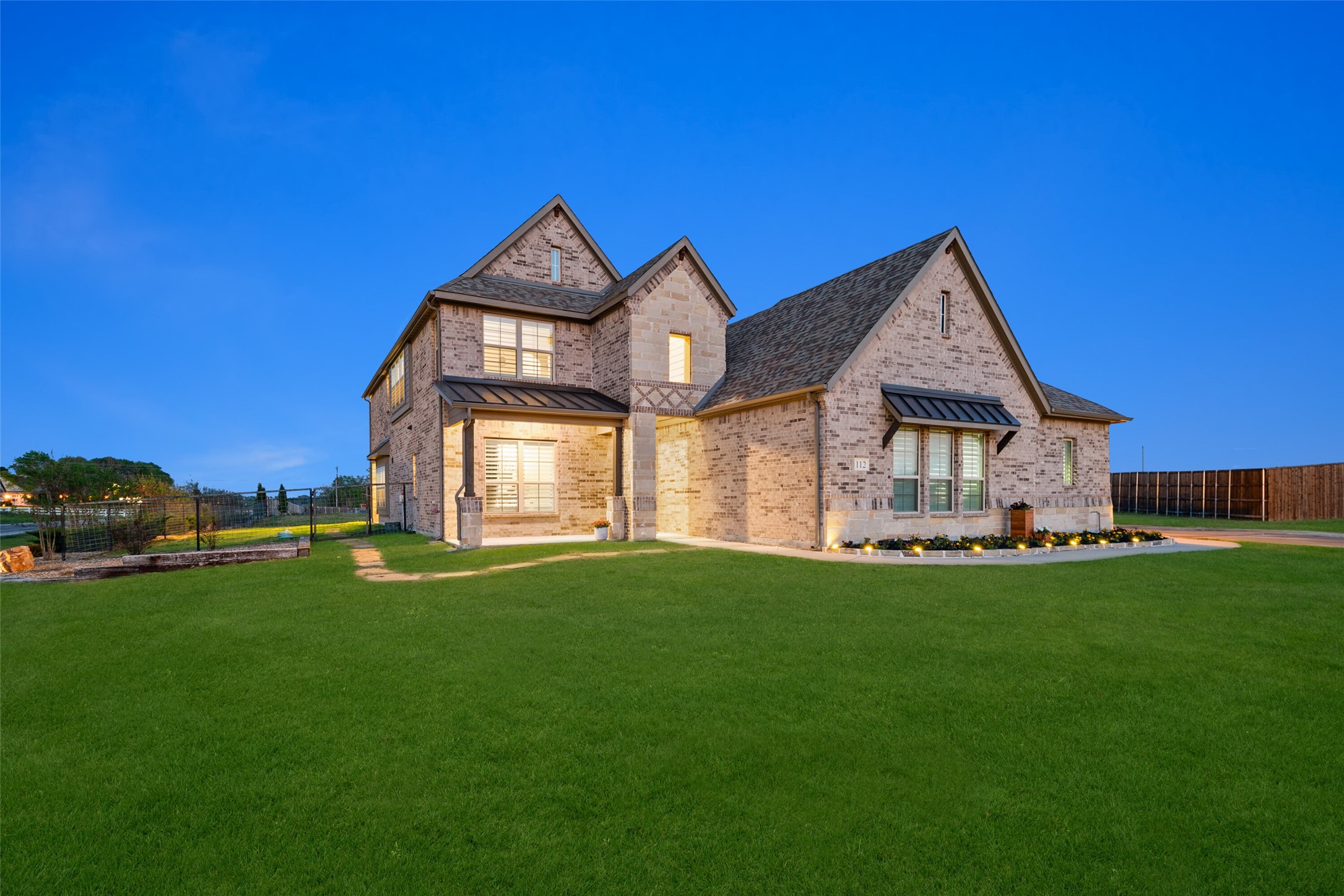 Van Alstyne, Texas, 75495, United States, 4 Bedrooms Bedrooms, ,4 BathroomsBathrooms,Residential,For Sale,1874431