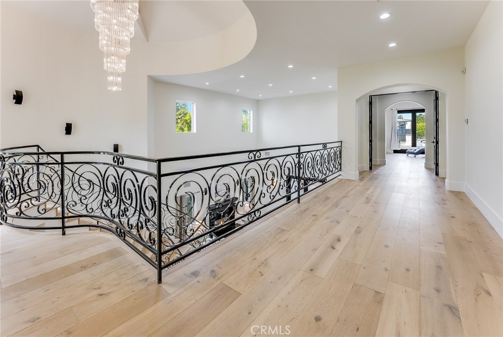 Woodland Hills, California, 91367, United States, 5 Bedrooms Bedrooms, ,6 BathroomsBathrooms,Residential,For Sale,1861197